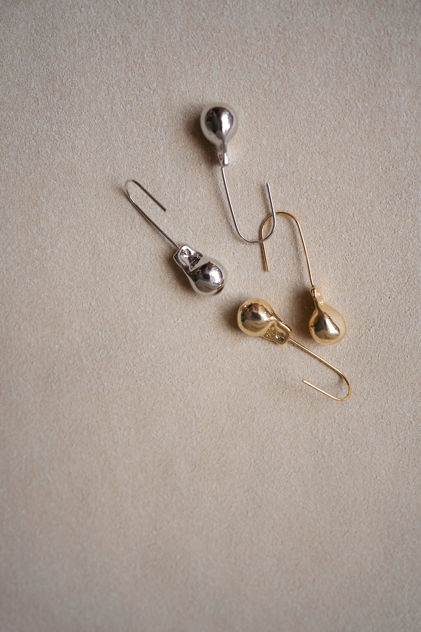 REFINERY Hook Earrings