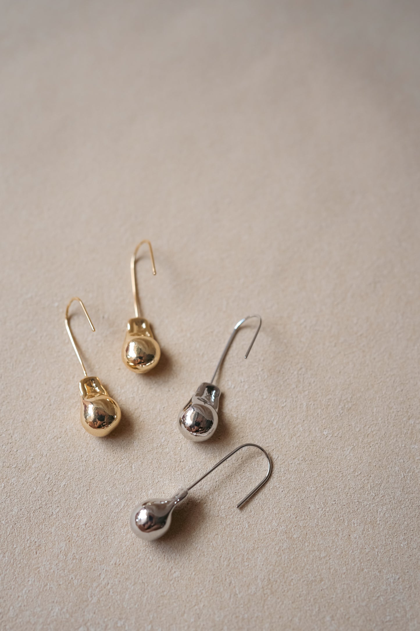 REFINERY Hook Earrings