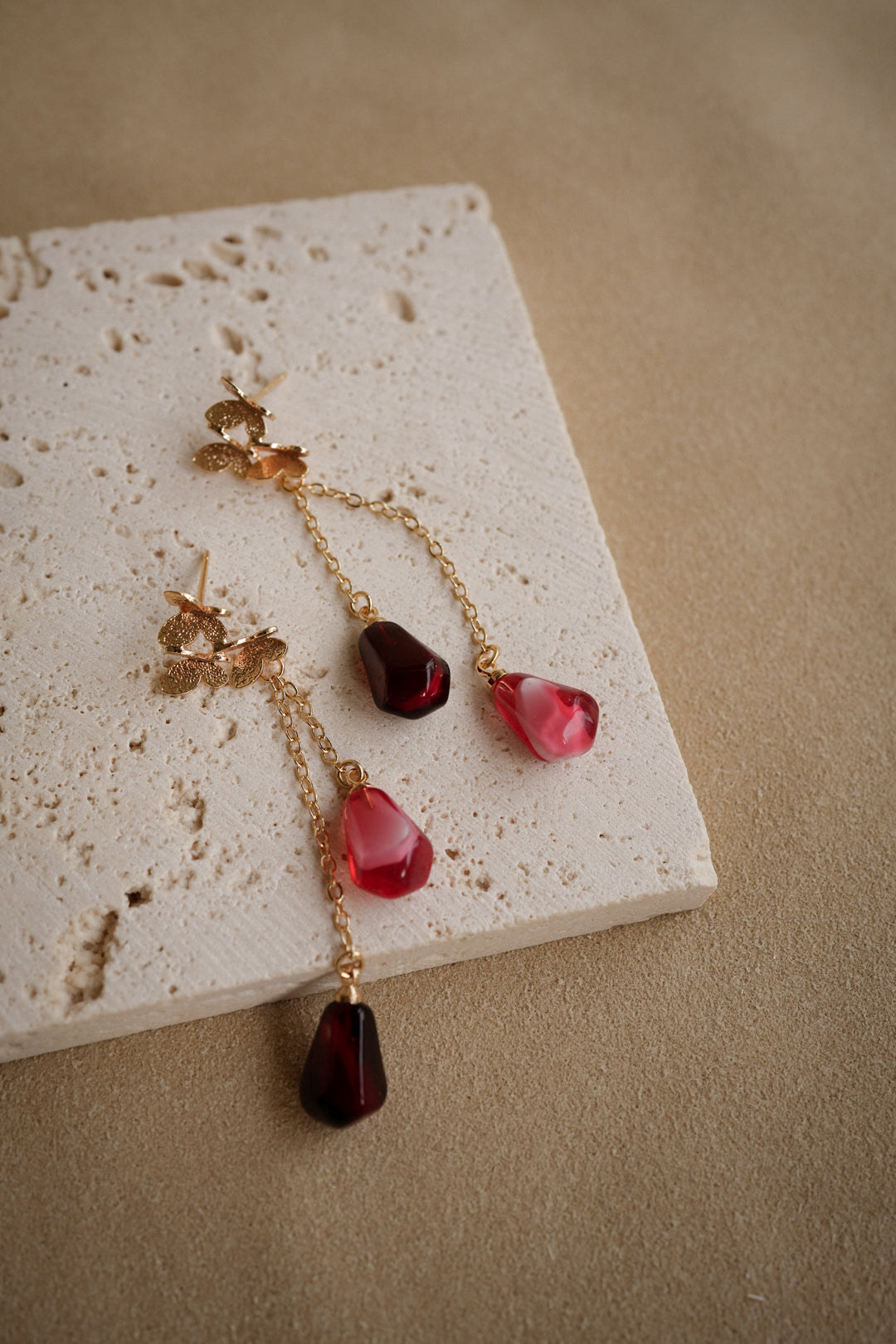 EDEN POMEGRANATE Flutter Dangles