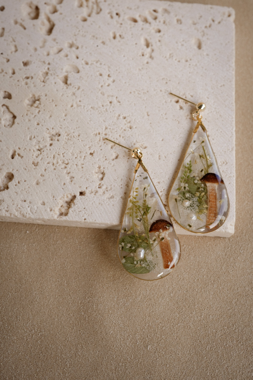 EDEN Bouquet Dangles in Mushroom Garden
