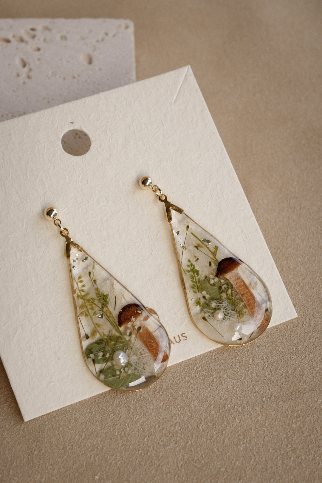 EDEN Bouquet Dangles in Mushroom Garden