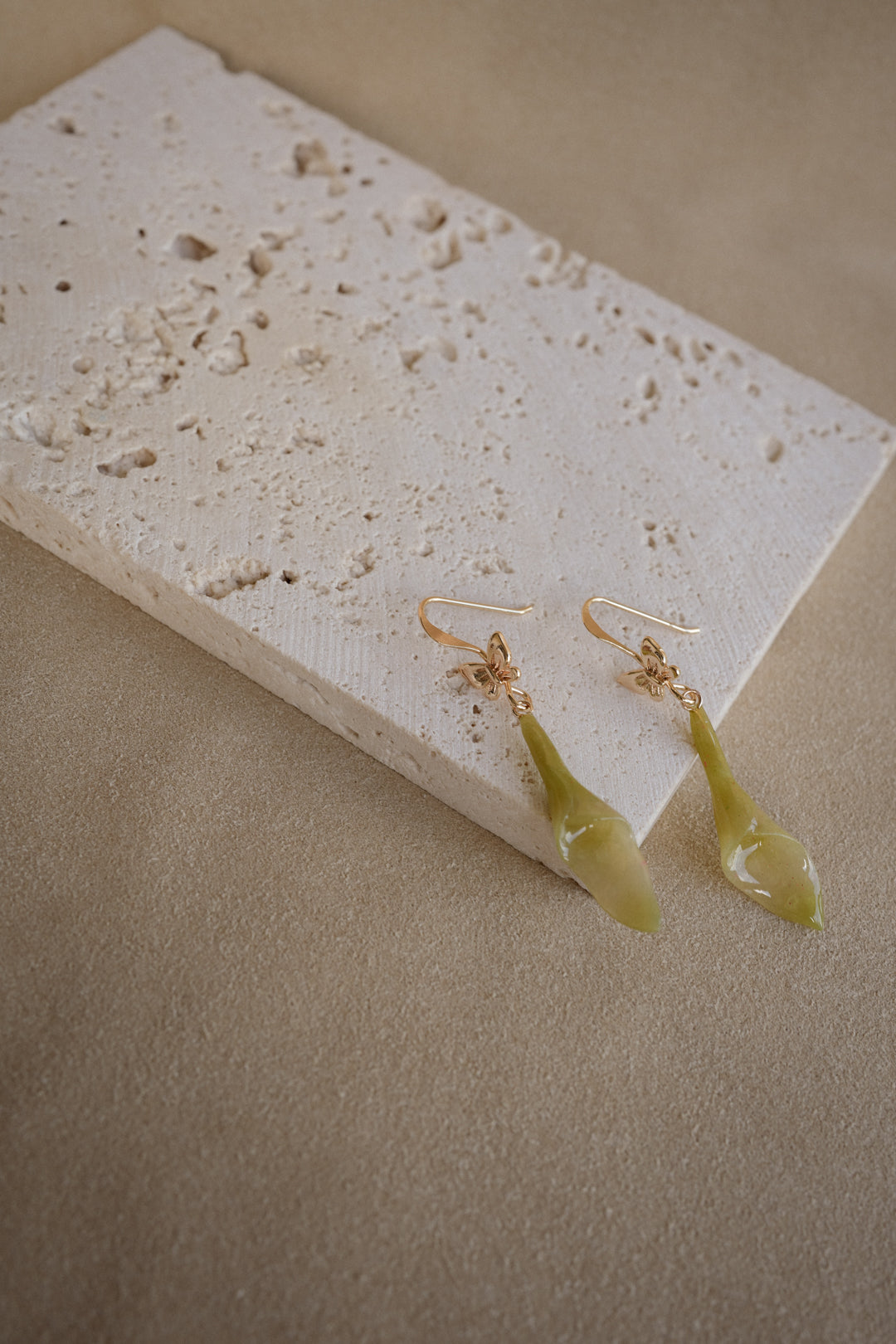 "Glass" Butterfly Calla Lily in Spring Field Earrings