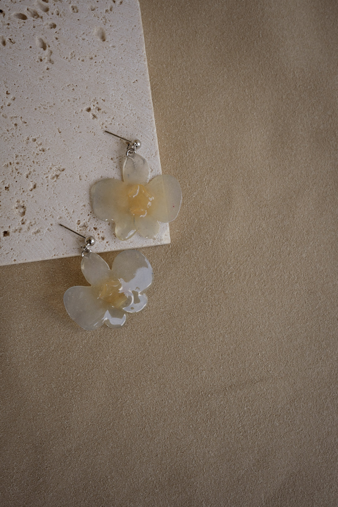 "Glass" Orchid in Ghost Blue Earrings (B-grade)