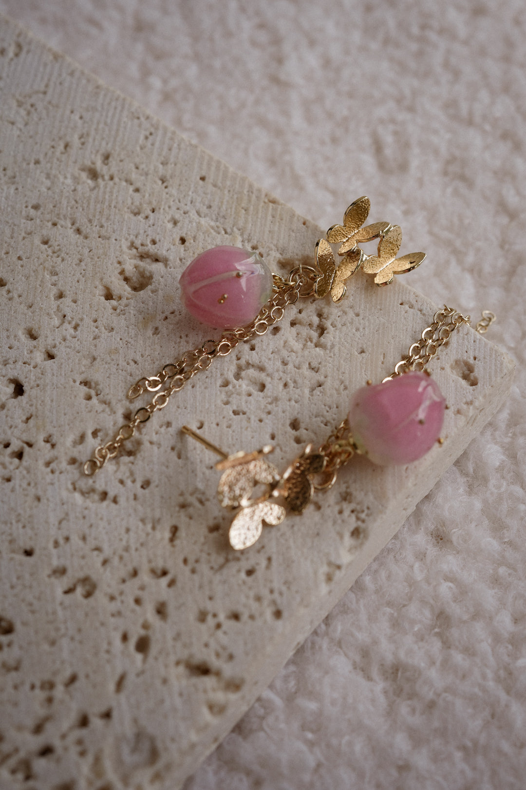 FLUTTER FLOWERBUD Earrings in Peach