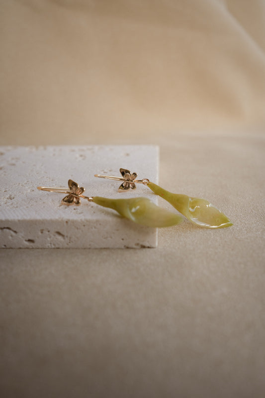 "Glass" Butterfly Calla Lily in Spring Field Earrings