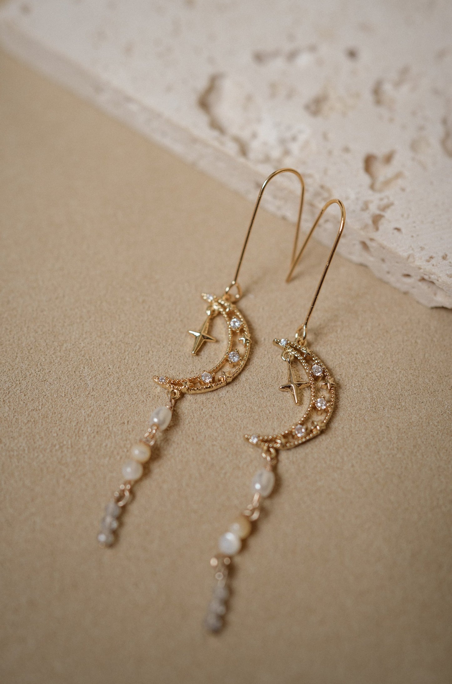 LUNE Hook Earrings