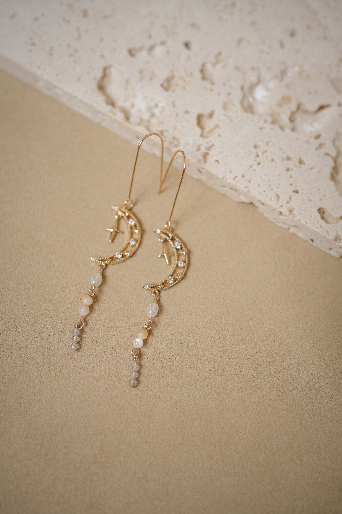 LUNE Hook Earrings