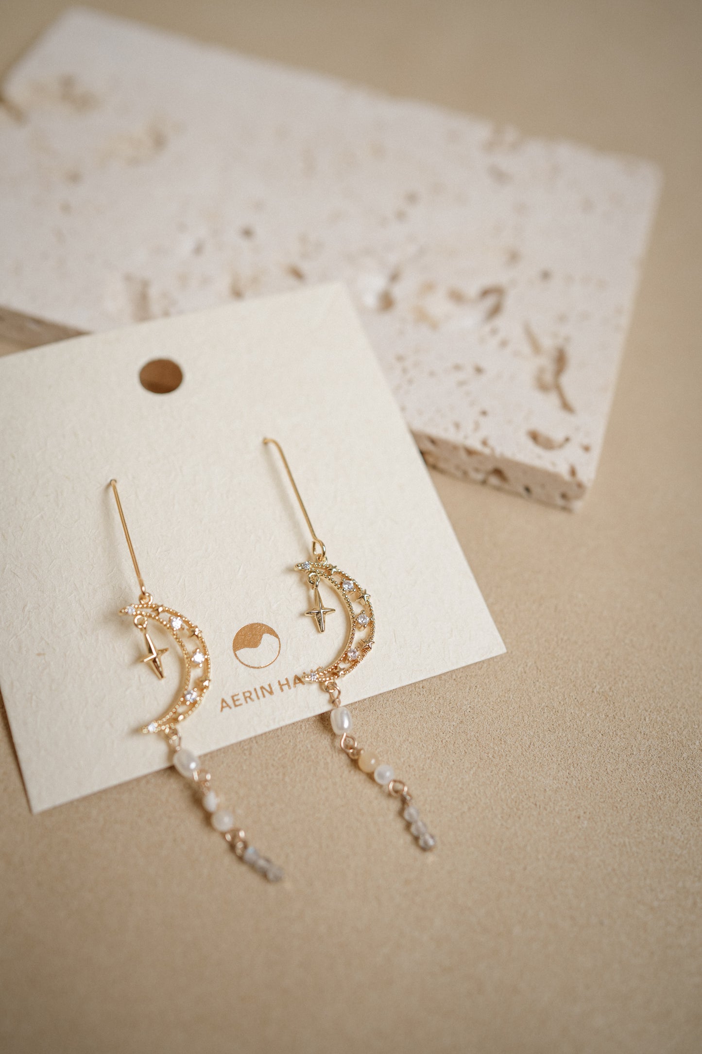 LUNE Hook Earrings