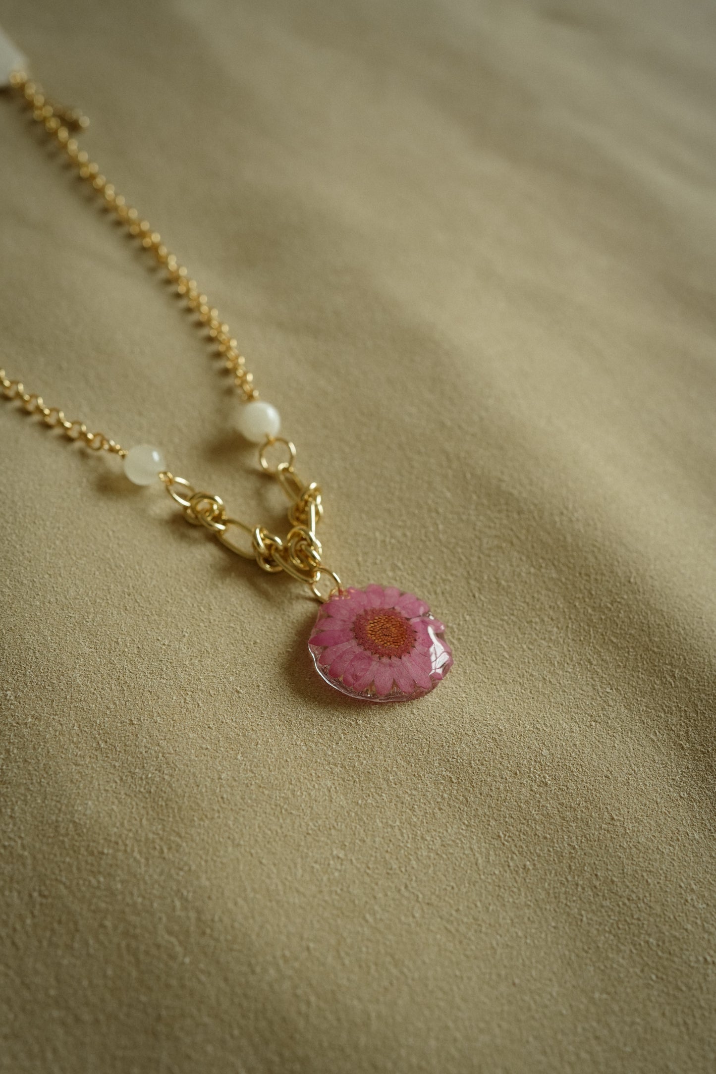 Mulberry Bead Daisy Necklace