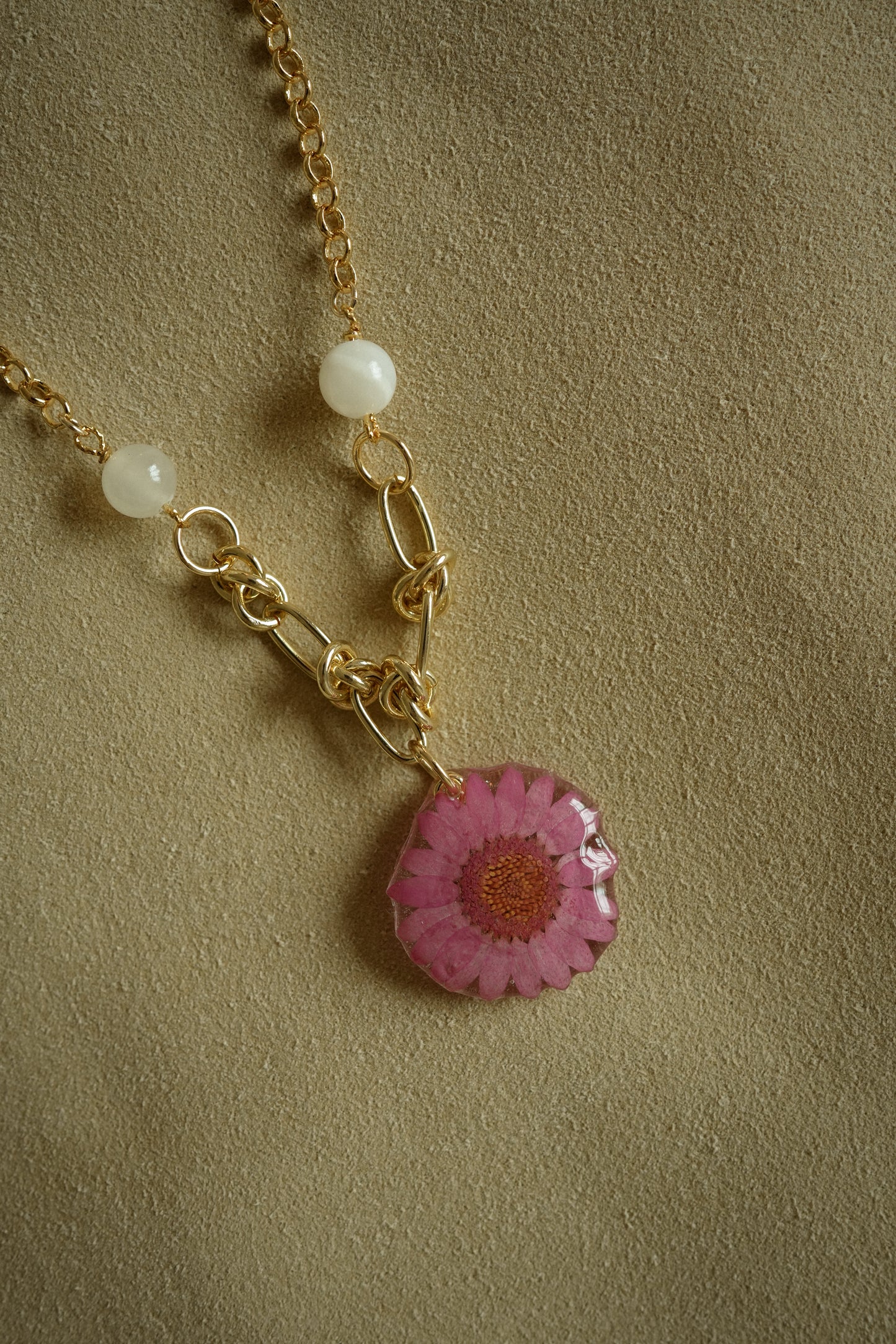 Mulberry Bead Daisy Necklace