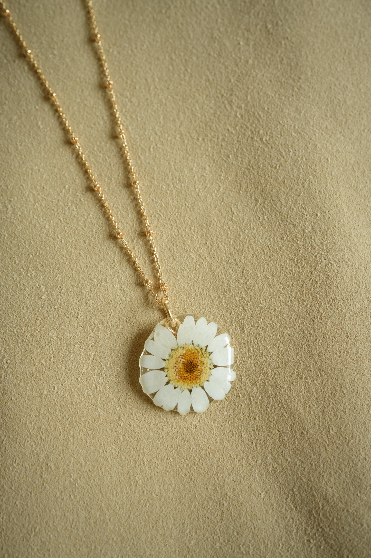 Ivory Daisy Necklace