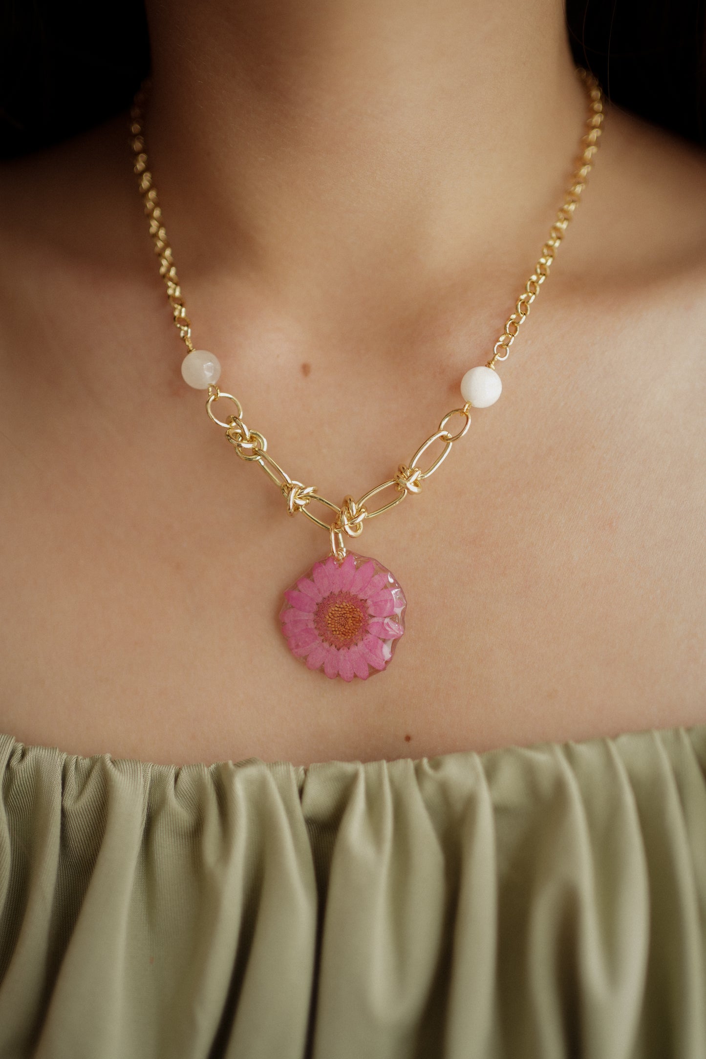 Mulberry Bead Daisy Necklace