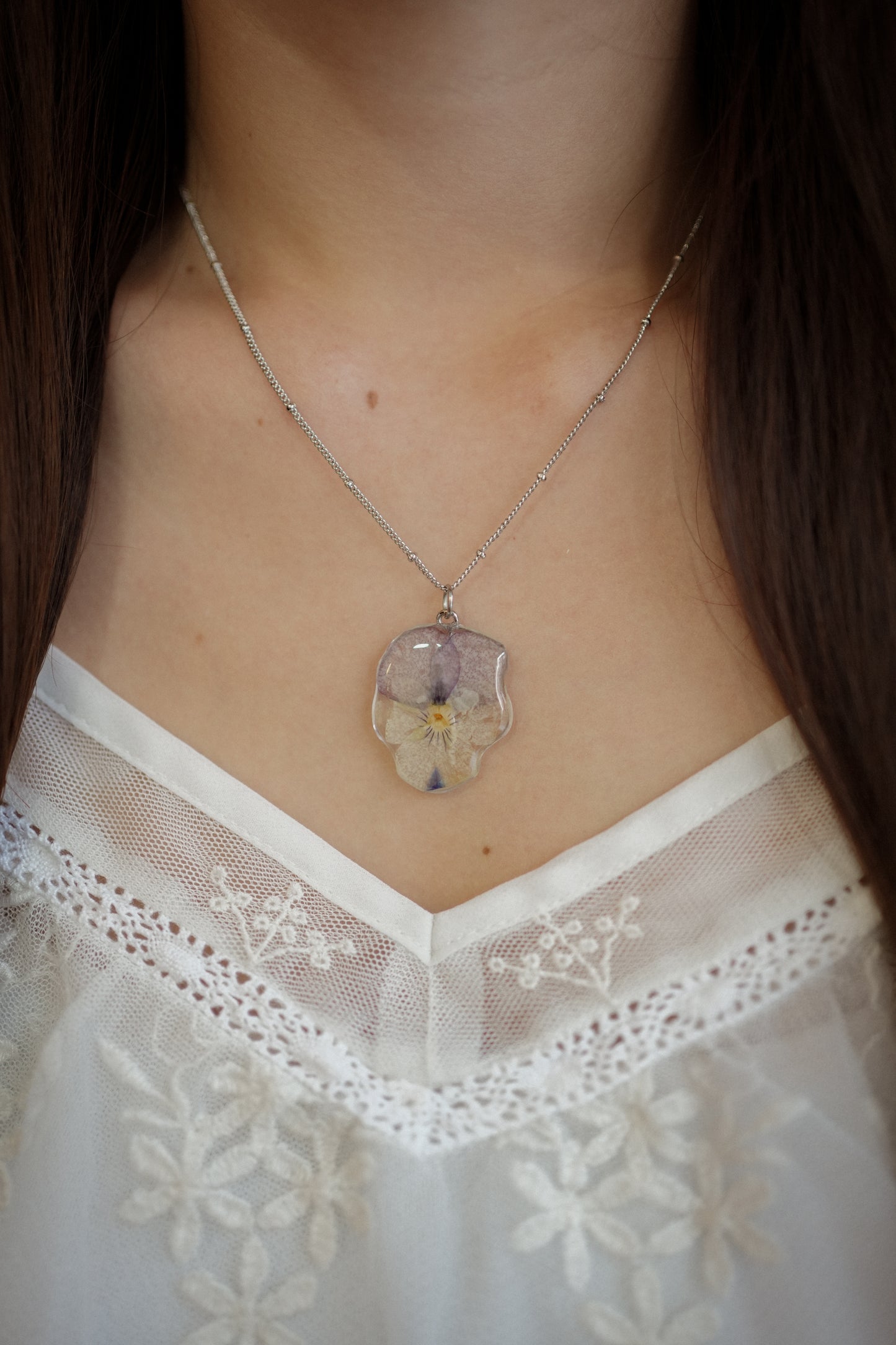 Solo Pansy Necklace